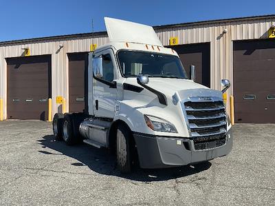 Used 2020 Freightliner Cascadia Detroit DD13 Semi Truck for sale #359306 - photo 1