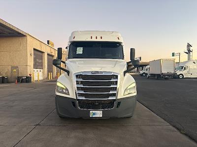 Used 2020 Freightliner Cascadia Detroit DD15AT Semi Truck with Sleeper Cab for sale #359797 - photo 2