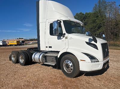 Used 2020 Volvo VNR Volvo D13 Semi Truck for sale #360071 - photo 1