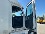 Used 2020 Freightliner Cascadia Detroit DD15AT Semi Truck with Sleeper Cab for sale #360181 - photo 13