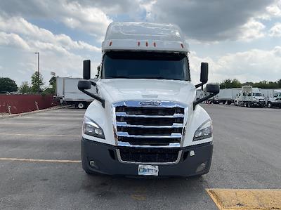Used 2020 Freightliner Cascadia Detroit DD15AT Semi Truck with Sleeper Cab for sale #360182 - photo 2