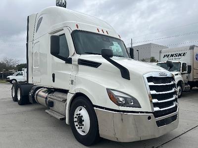 Used 2020 Freightliner Cascadia Detroit DD15AT Semi Truck with Sleeper Cab for sale #360201 - photo 1