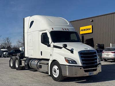 Used 2020 Freightliner Cascadia Detroit DD15AT Semi Truck with Sleeper Cab for sale #360207 - photo 1