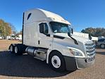 Used 2020 Freightliner Cascadia Detroit DD15AT Semi Truck with Sleeper Cab for sale #360392 - photo 1