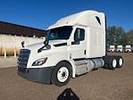 Used 2020 Freightliner Cascadia Detroit DD15AT Semi Truck with Sleeper Cab for sale #360392 - photo 3
