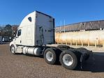 Used 2020 Freightliner Cascadia Detroit DD15AT Semi Truck with Sleeper Cab for sale #360392 - photo 5