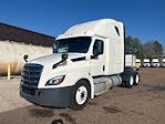 Used 2020 Freightliner Cascadia Detroit DD15AT Semi Truck with Sleeper Cab for sale #360399 - photo 3