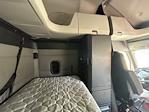 Used 2020 Freightliner Cascadia Detroit DD15AT Semi Truck with Sleeper Cab for sale #360401 - photo 18