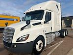 Used 2020 Freightliner Cascadia Detroit DD15AT Semi Truck with Sleeper Cab for sale #360401 - photo 3