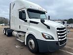 Used 2020 Freightliner Cascadia Detroit DD15AT Semi Truck with Sleeper Cab for sale #360402 - photo 3