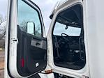 Used 2020 Freightliner Cascadia Detroit DD15AT Semi Truck with Sleeper Cab for sale #360402 - photo 9