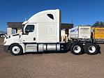 Used 2020 Freightliner Cascadia Detroit DD15AT Semi Truck with Sleeper Cab for sale #360405 - photo 4