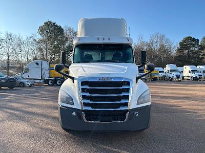 Used 2020 Freightliner Cascadia - photo 1