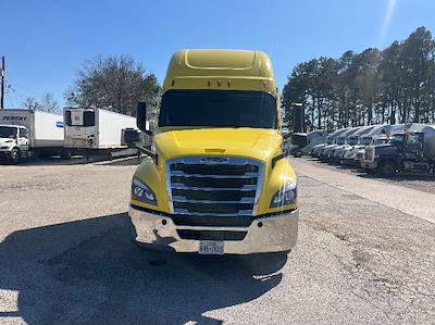 Used 2020 Freightliner Cascadia - photo 1