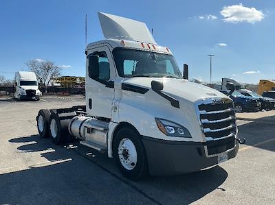 Used 2020 Freightliner Cascadia - photo 1