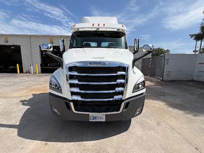 Used 2020 Freightliner Cascadia Detroit DD13 Semi Truck for sale #360525 - photo 2