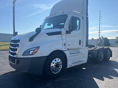 Used 2020 Freightliner Cascadia Detroit DD13 Semi Truck for sale #360537 - photo 2