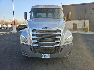 Used 2020 Freightliner Cascadia - photo 1