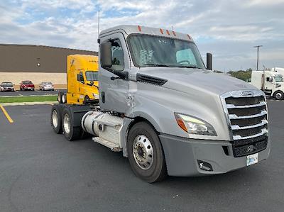 Used 2020 Freightliner Cascadia - photo 1