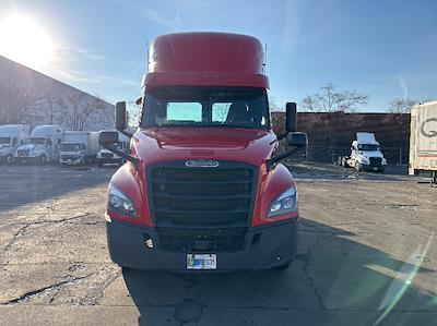 Used 2020 Freightliner Cascadia - photo 1