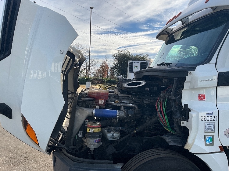 Used 2020 Freightliner Cascadia - photo 18