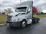 Used 2020 Freightliner Cascadia Detroit DD15AT Semi Truck for sale #360910 - photo 3