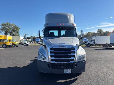 Used 2020 Freightliner Cascadia Detroit DD15AT Semi Truck for sale #360914 - photo 2