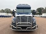 Used 2020 Freightliner Cascadia Detroit DD15AT Semi Truck with Sleeper Cab for sale #361081 - photo 2