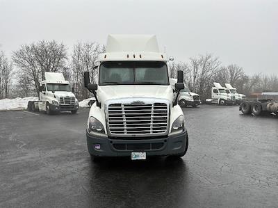 Used 2020 Freightliner Cascadia - photo 1