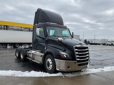 Used 2020 Freightliner Cascadia - photo 1