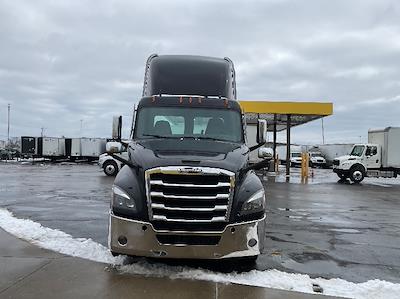 Used 2020 Freightliner Cascadia - photo 1