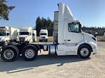 Used 2020 Volvo VNR Volvo D13 Semi Truck for sale #361714 - photo 8