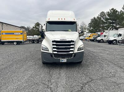 Used 2020 Freightliner Cascadia Detroit DD15AT Semi Truck with Sleeper Cab for sale #361747 - photo 2