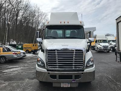 Used 2020 Freightliner Cascadia - photo 1