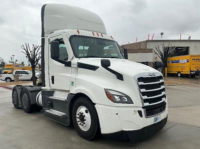 Used 2020 Freightliner Cascadia - photo 1