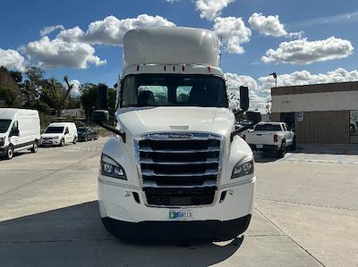 Used 2020 Freightliner Cascadia - photo 1