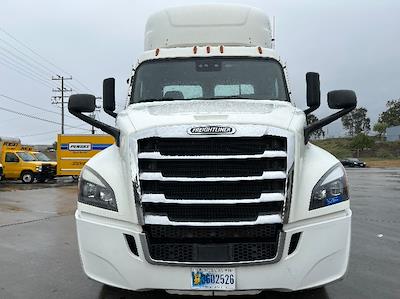 Used 2020 Freightliner Cascadia - photo 1