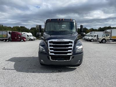 Used 2020 Freightliner Cascadia Detroit DD15AT Semi Truck for sale #362052 - photo 2