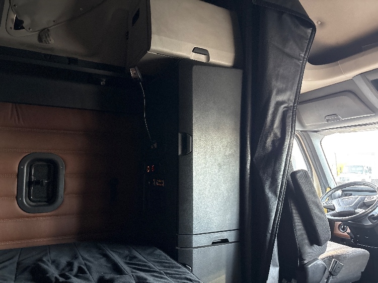 Used 2020 Freightliner Cascadia - photo 20