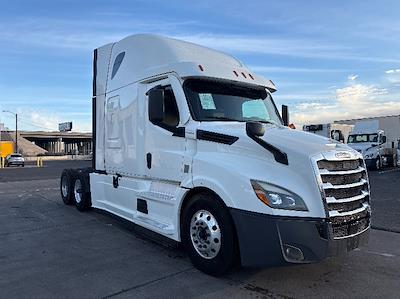 Used 2020 Freightliner Cascadia - photo 1