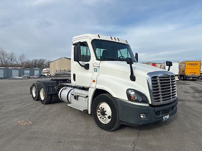 Used 2020 Freightliner Cascadia Detroit DD15 Semi Truck for sale #362785 - photo 1