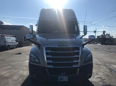 Used 2020 Freightliner Cascadia - photo 1