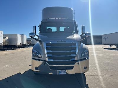 Used 2020 Freightliner Cascadia Detroit DD13 Semi Truck for sale #363132 - photo 2