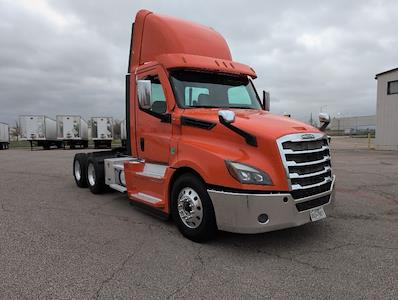 Used 2020 Freightliner Cascadia - photo 1