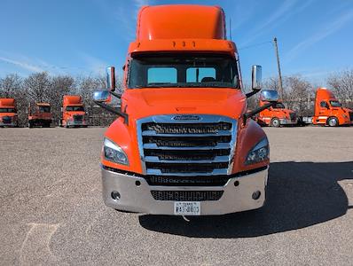 Used 2020 Freightliner Cascadia - photo 1