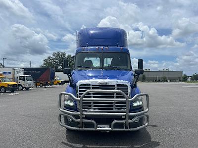 Used 2020 Freightliner Cascadia Detroit DD13 Semi Trucks / Tractors for sale #363330 - photo 2