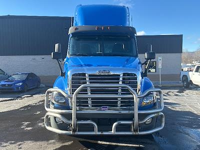 Used 2020 Freightliner Cascadia Detroit DD13 Semi Truck for sale #363490 - photo 2