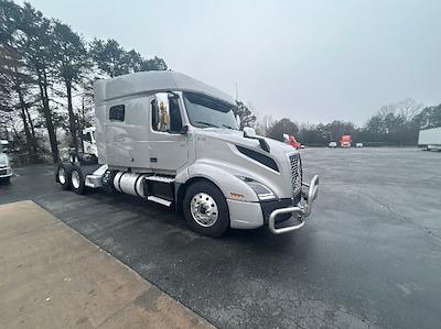 Used 2020 Volvo VNL - photo 1