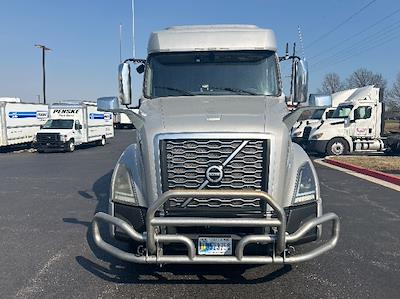 Used 2020 Volvo VNL - photo 2