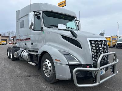 Used 2020 Volvo VNL - photo 1